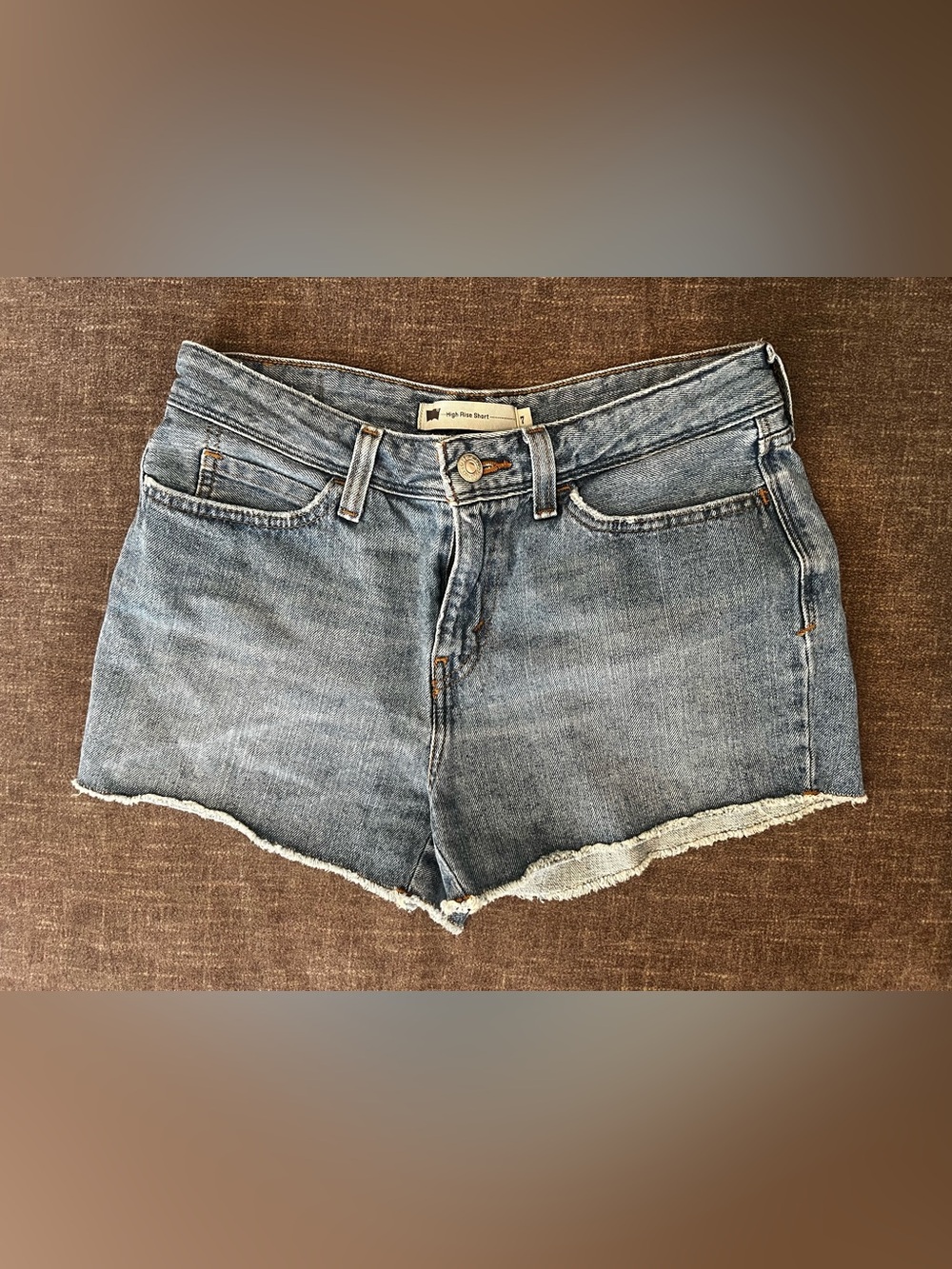 Levi’s Wedgie Straight High Rise Short